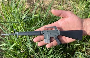 miniature-m16